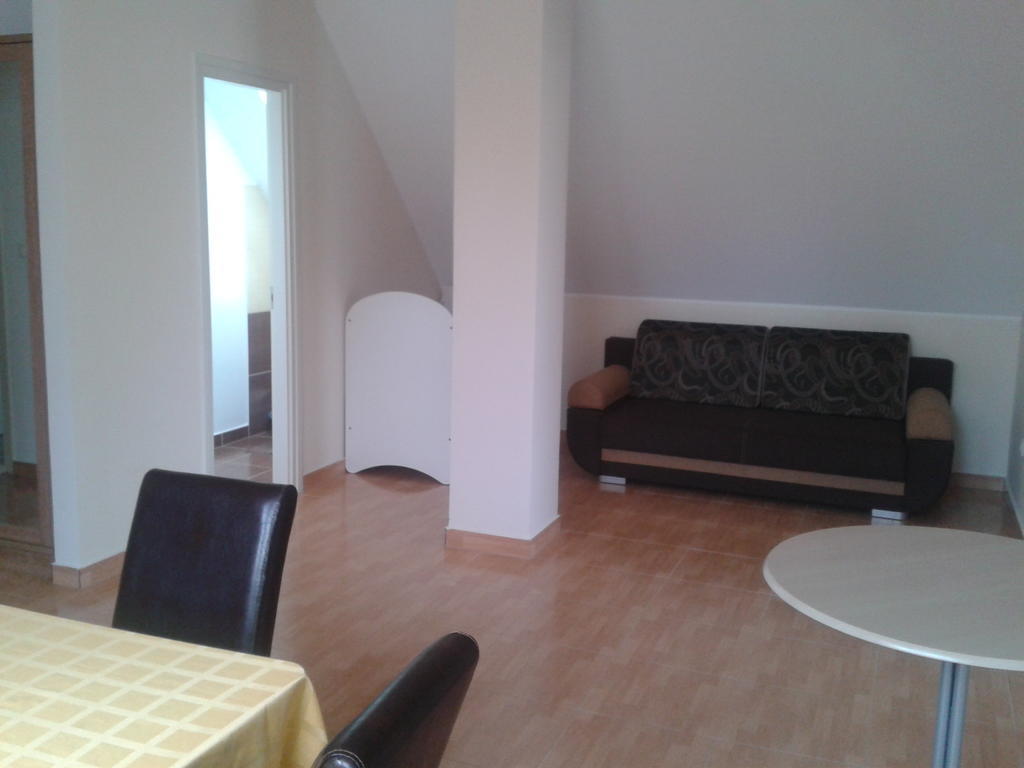 Hatarmenti Vendeghaz Zsira Room photo